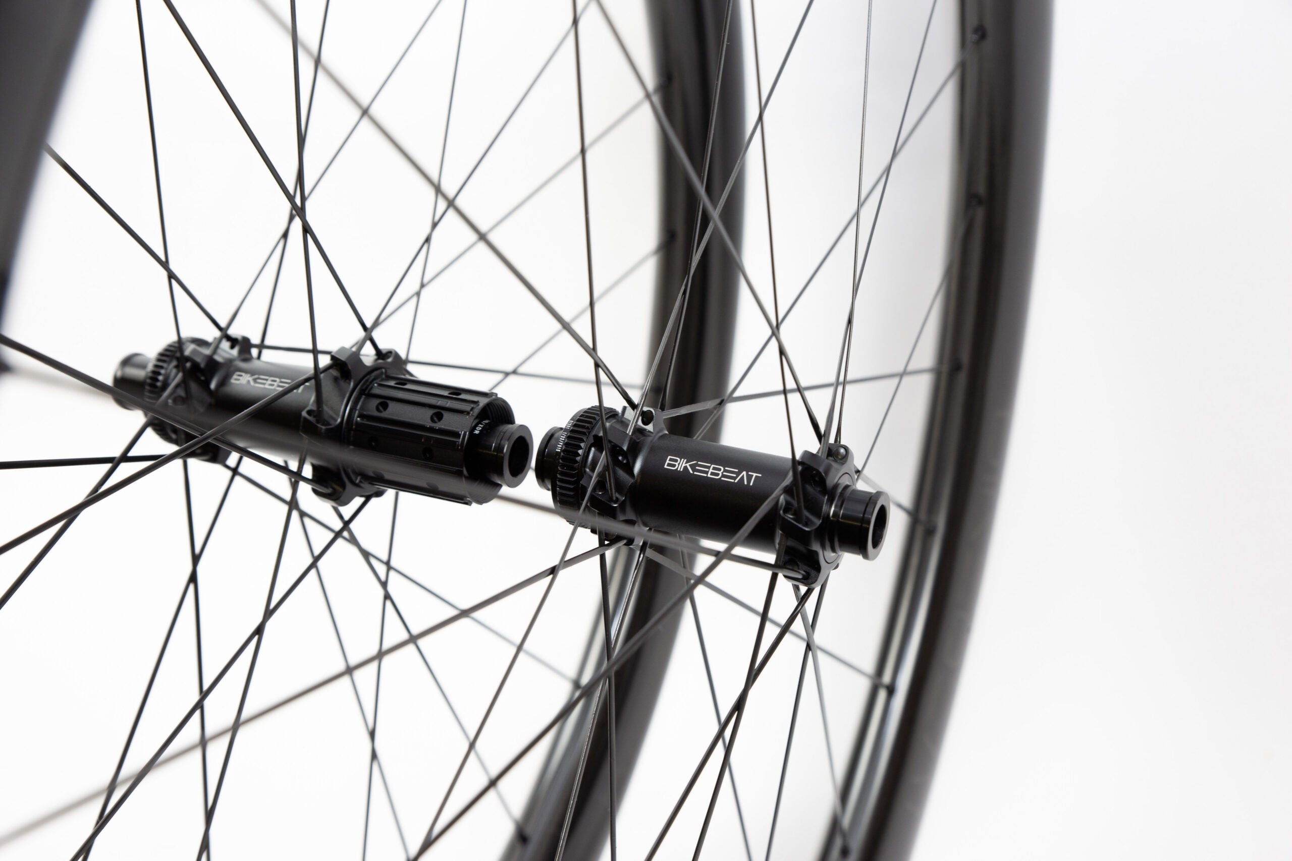 BIKEBEAT Maßstab EVO WIDE, 45mm Carbon Gravel Laufrad-Satz