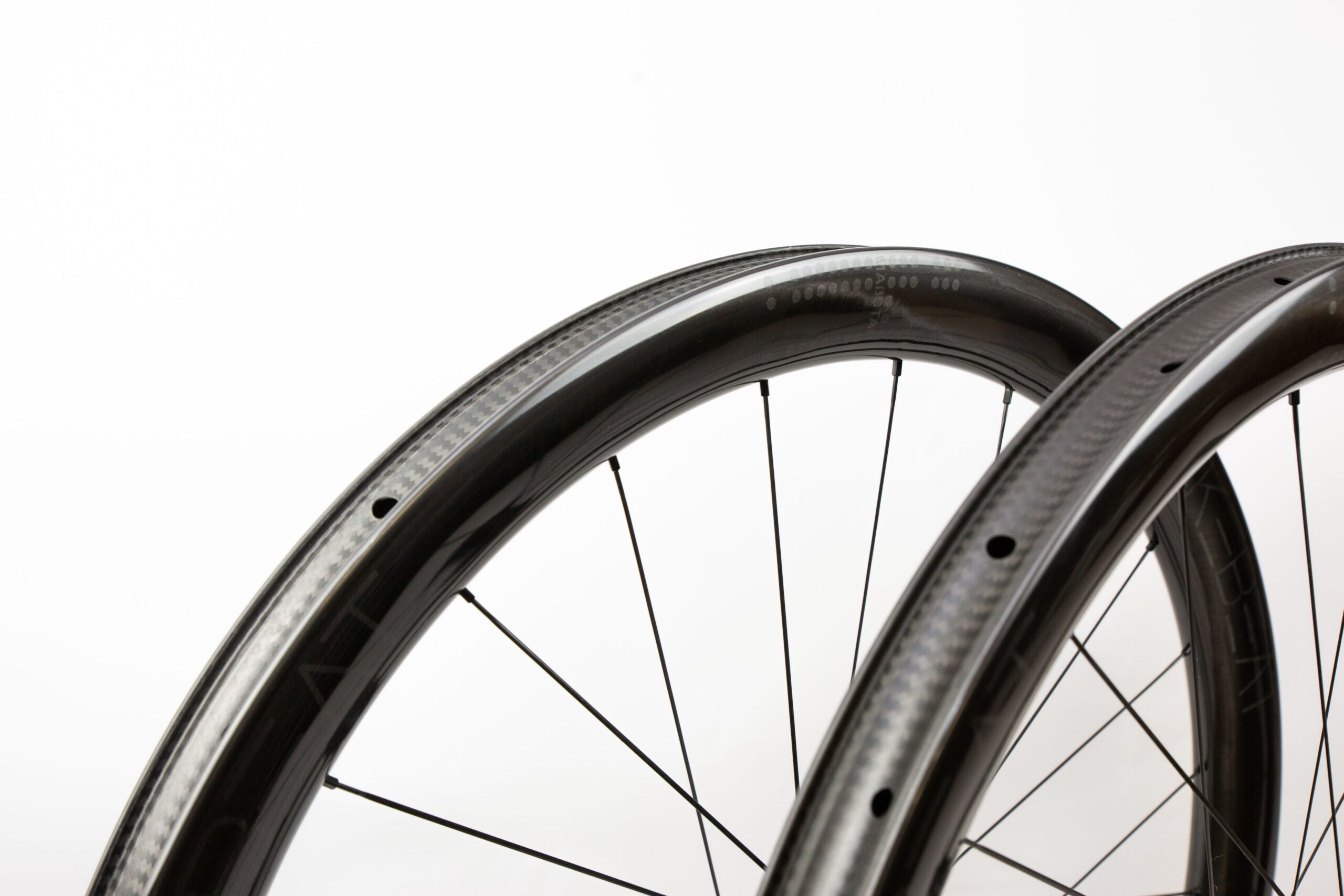 BIKEBEAT Maßstab EVO WIDE, 45mm Carbon Gravel Laufrad-Satz