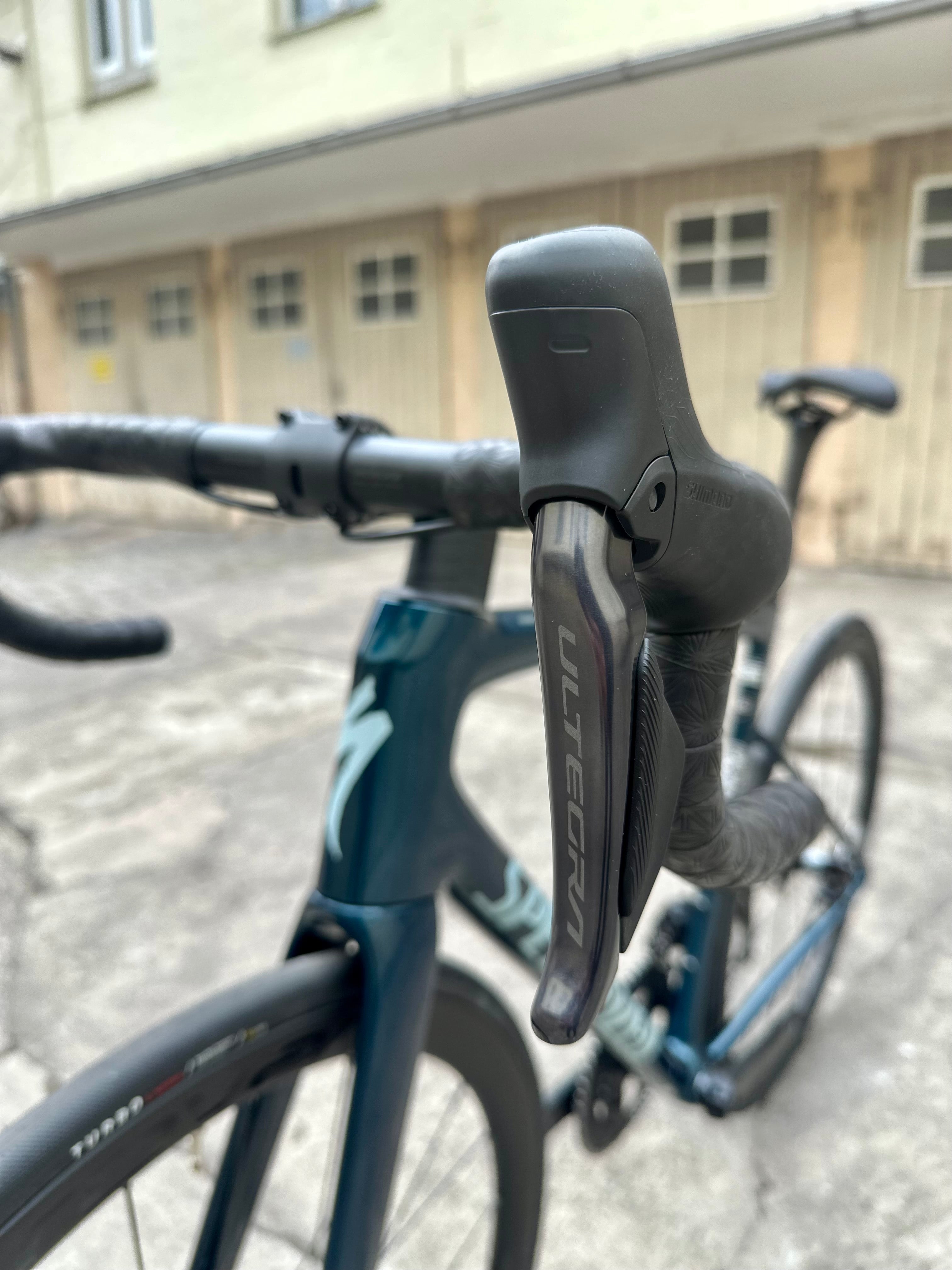 Specialized Tarmac SL8 Expert, Shimano Ultegra Di2 2x12 - Gloss Deep Lake Metallic / Green Pearl Over Seafoam