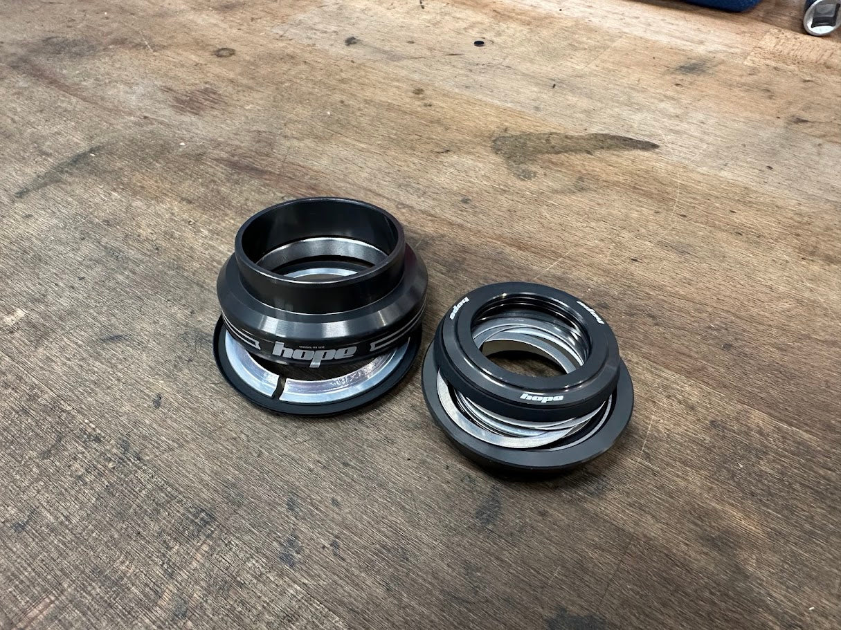 HOPE Pick N Mix tapered Steuersatz 1 1/8" - 1.5" | ZS44/28.6 | EC44/40 - Smoke