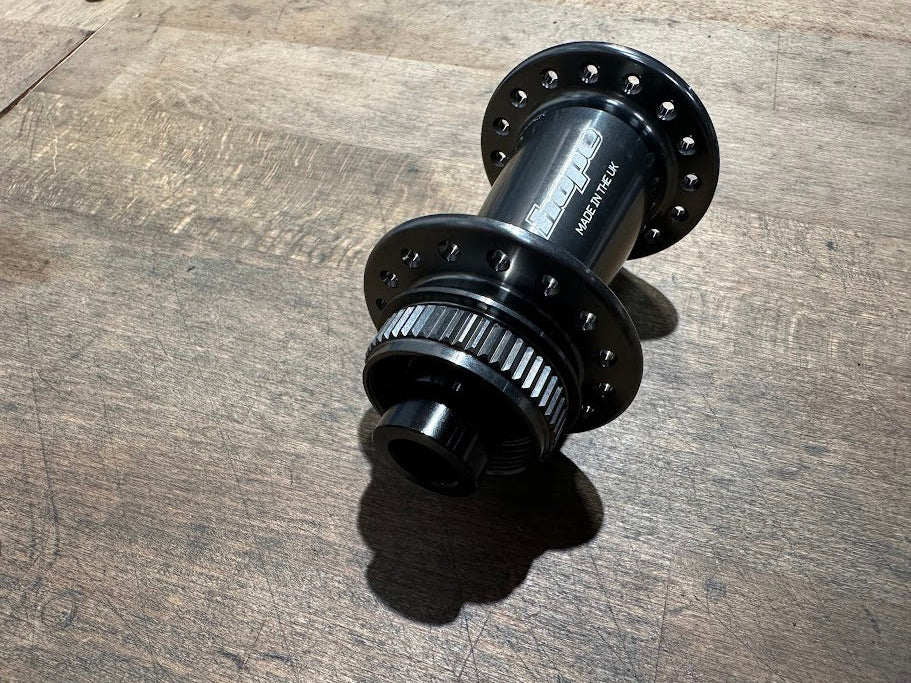 HOPE PRO5 Vorderradnabe, Centerlock, 12x100 TA - Smoke