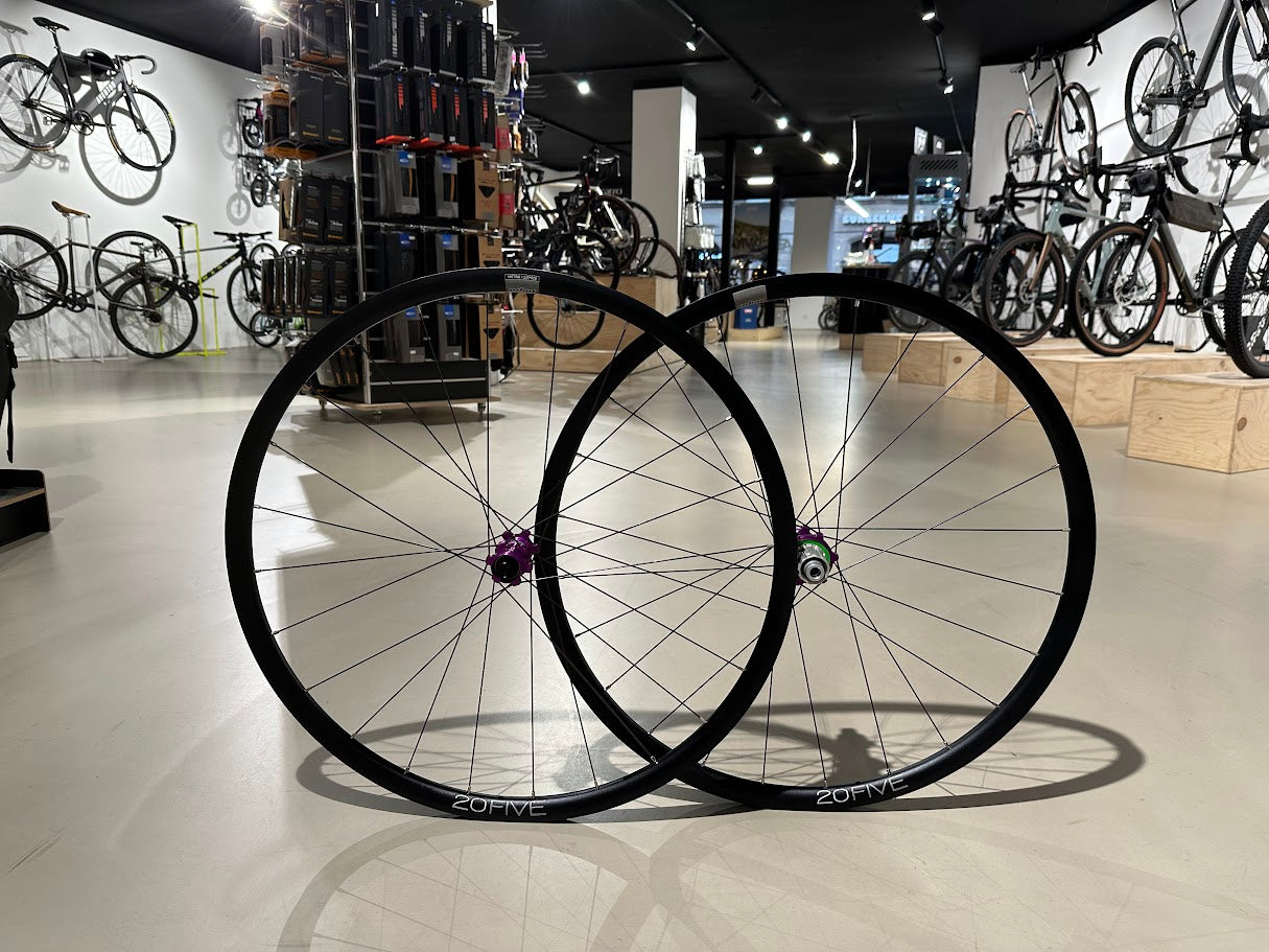 HOPE 20FIVE Straight-Pull Wheelset Hope RS4 C/Lock Purple