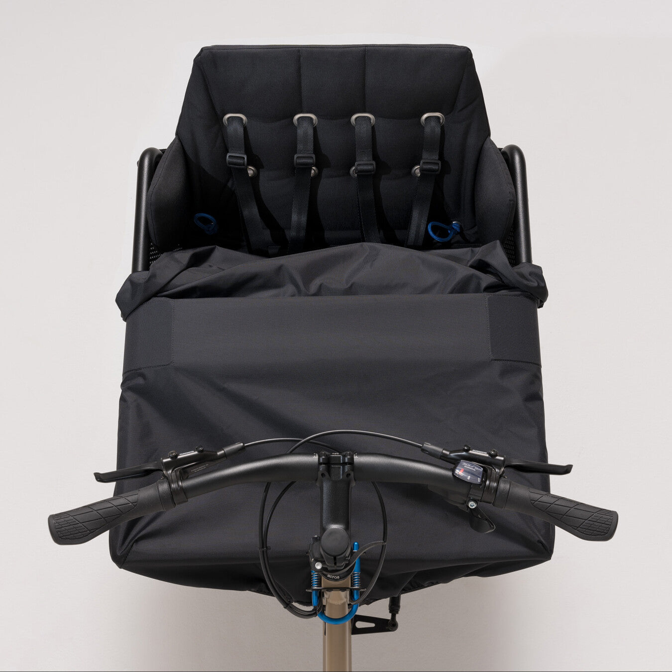 muli cycles basket cover including fastening material