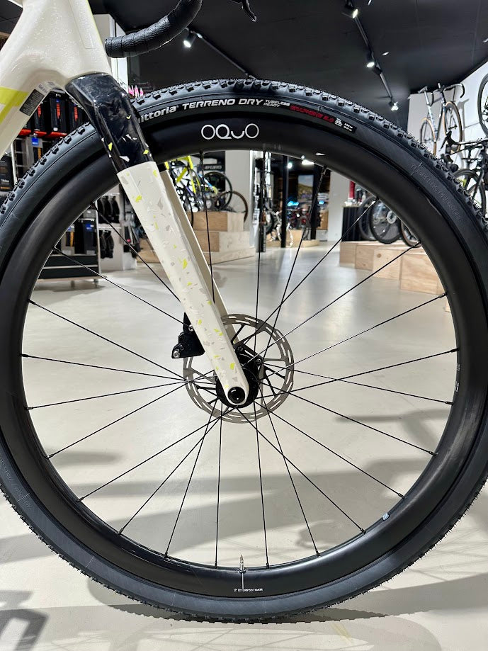 Orbea TERRA M41eTEAM 1x Carbon, White - LimeGreen, OQUO RP35TM Carbon wheels -Medium