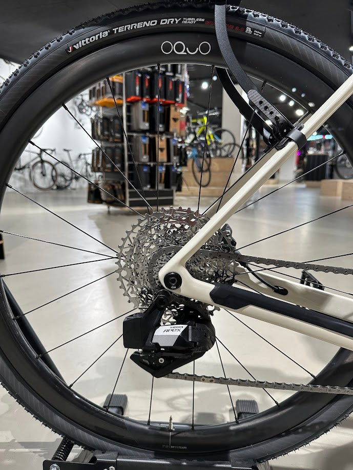 Orbea TERRA M41eTEAM 1x Carbon, White - LimeGreen, OQUO RP35TM Carbon wheels -Medium
