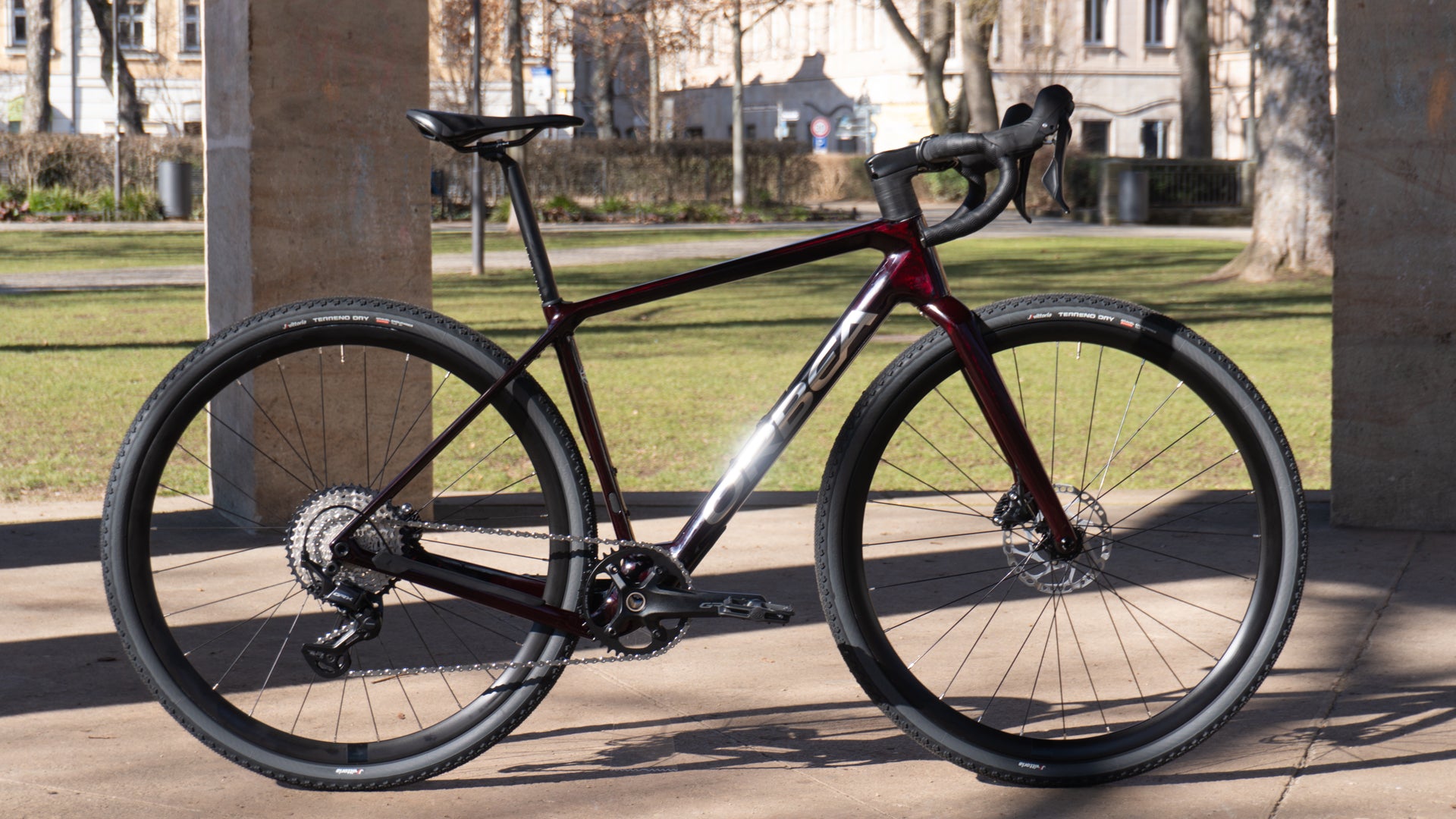 Orbea TERRA M30TEAM 1x12 Carbon, Wine Red Carbon View (gloss)
