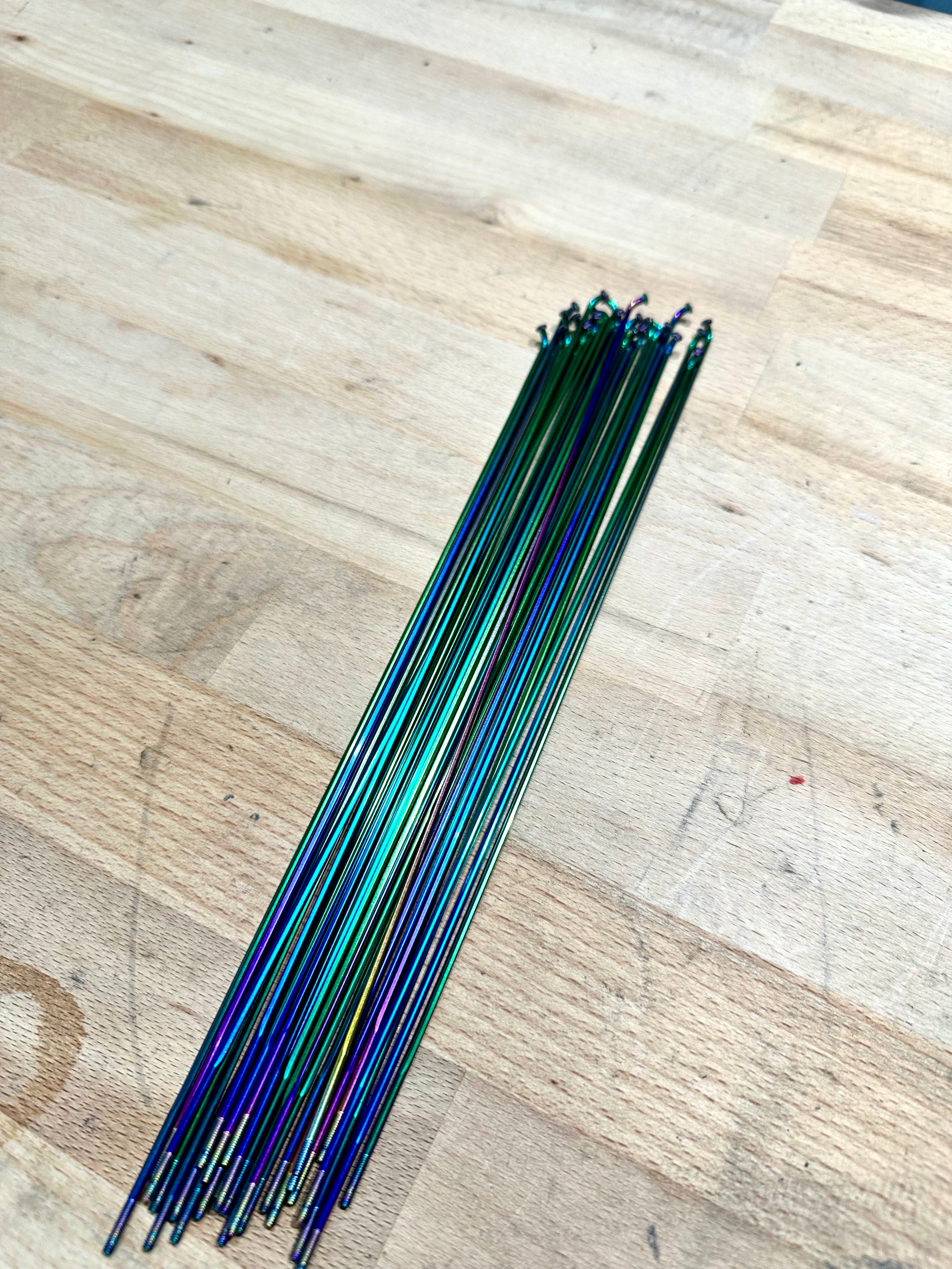 Pillar Racing Spoke, WING 22 Aero Messerspeiche 2,2/1,4/2,0, J-Bend - Ti Rainbow (oil-slick)