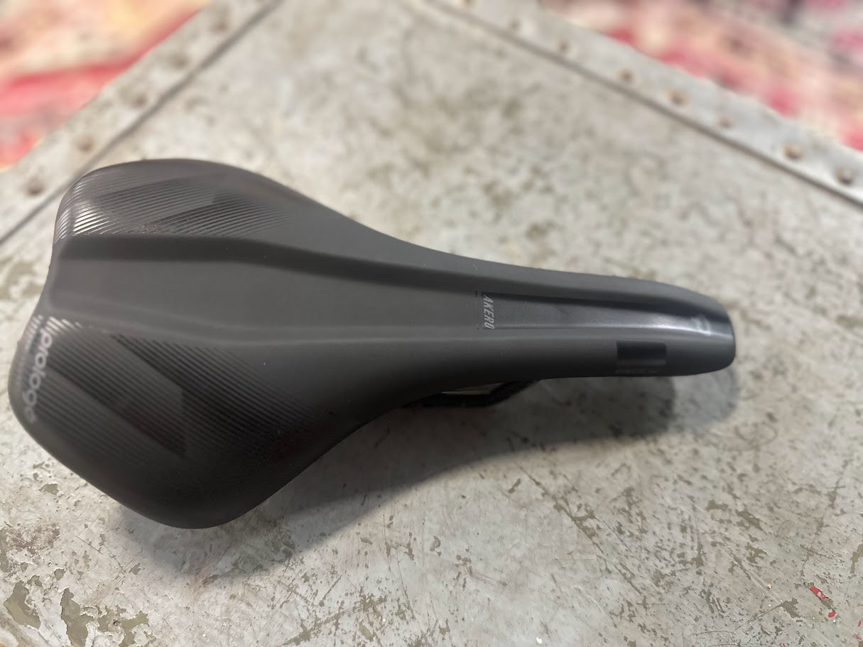 Prologo Akero AGX saddle, black rails
