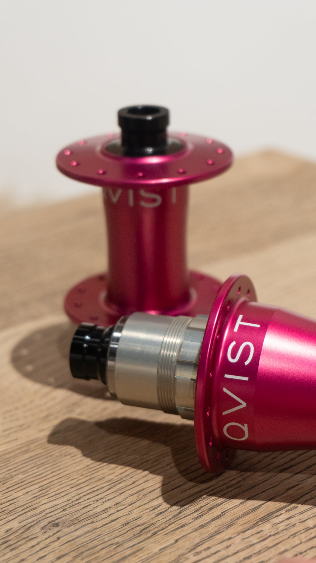 QVIST Limited Edition Hub Set 24/28 Hole, Centerlock, 12mm - PINK