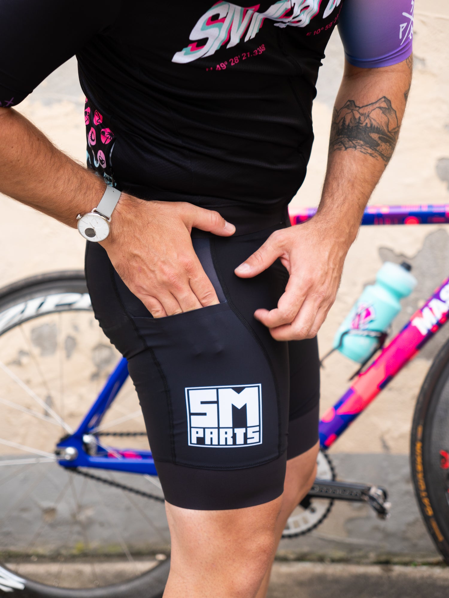 SMParts. Essential Pocket BIB with SQLab Pad - Black