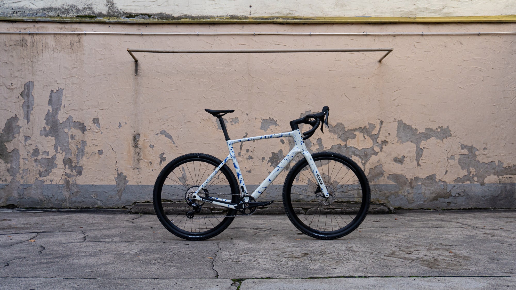 Scott Addict Gravel 30 - White / Splatter Blue