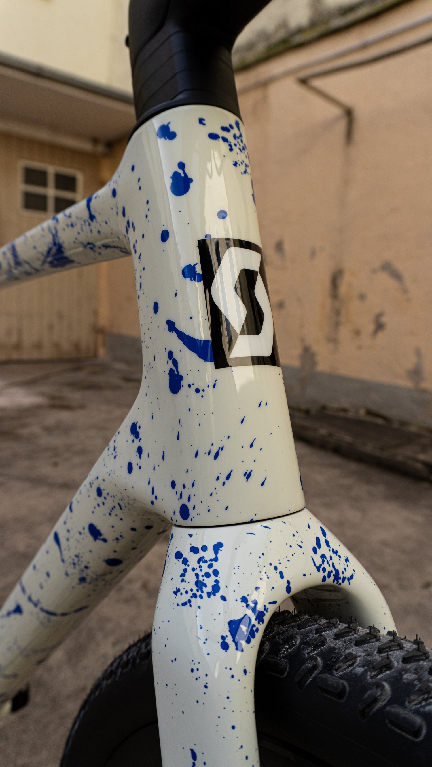 Scott Addict Gravel 30 - White / Splatter Blue