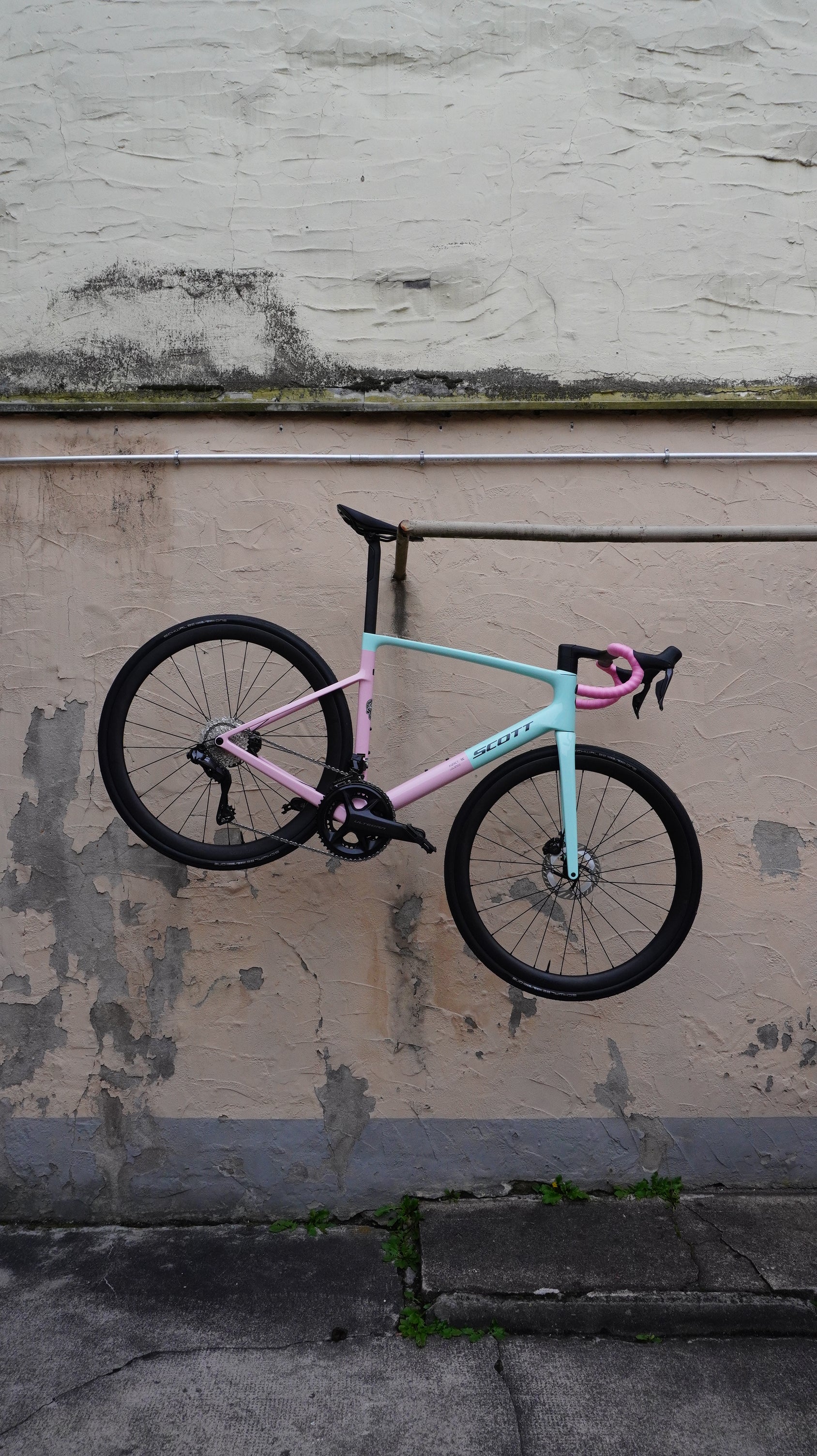 Scott Addict RC 10 road bike, Shimano Ultegra Di2 2x12 - Gelato Blue / Gelato Pink