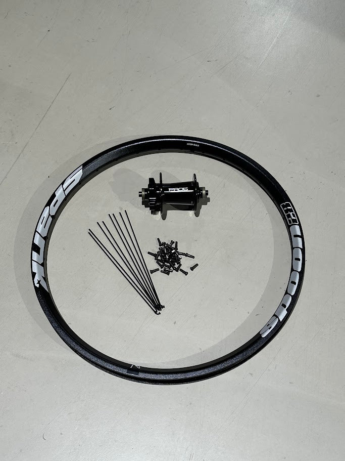 Spank SPOON28 20" front wheel with HOPE Pro5 Disc / Black