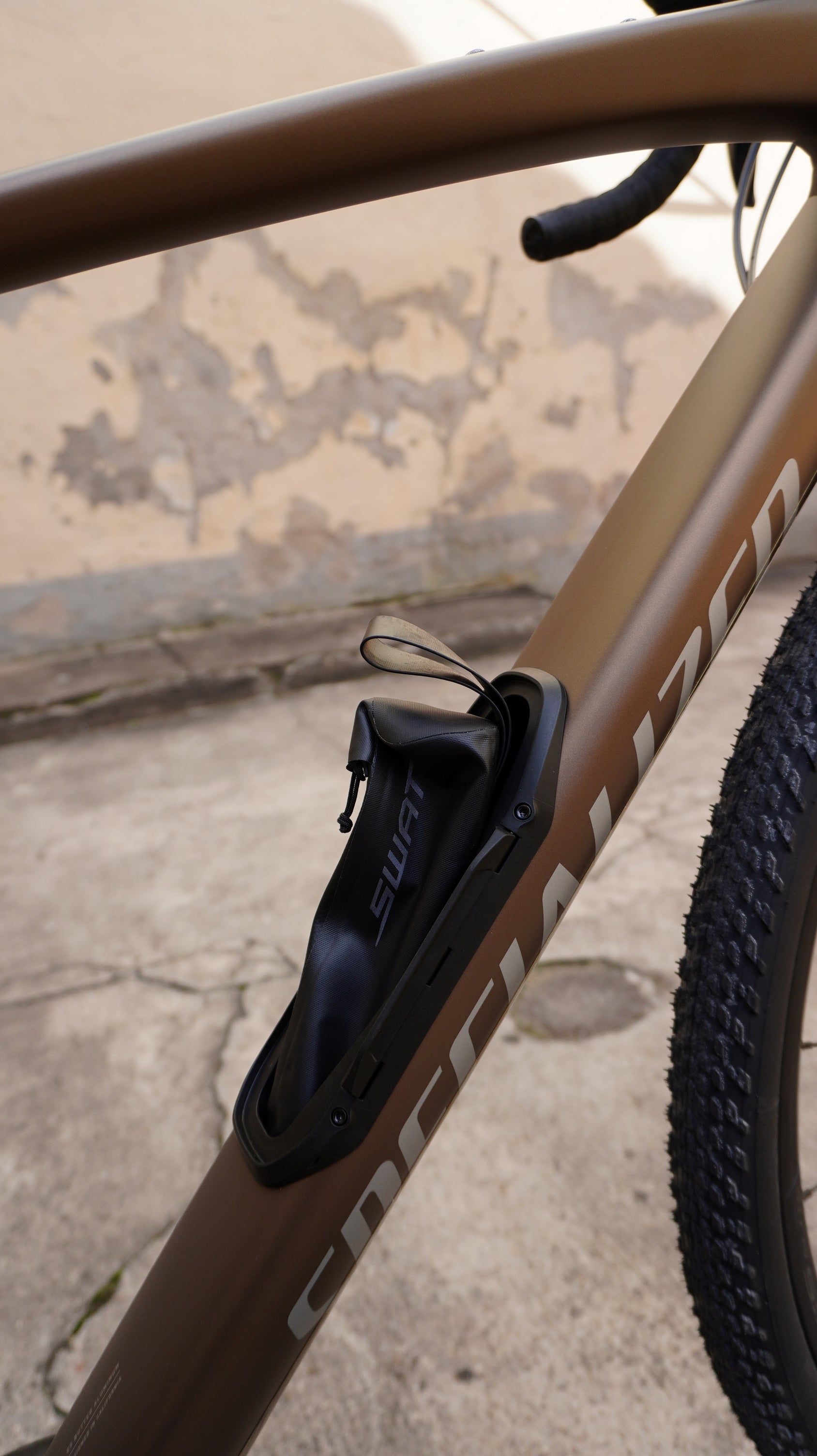 Specialized DIVERGE 4 Sport, Shimano Cues Future Shock - Satin Burnt Gold Metallic