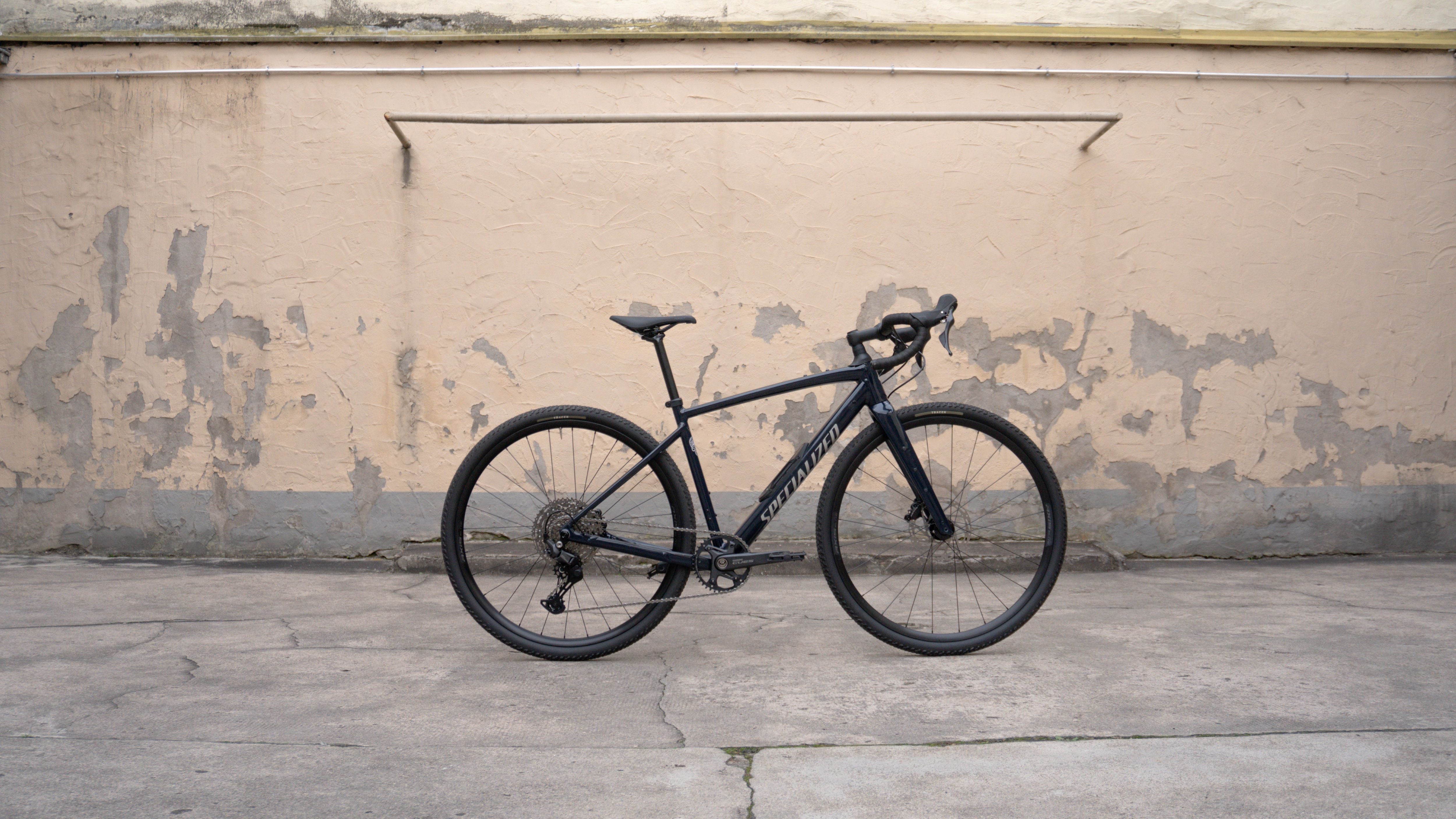 Specialized DIVERGE 4 Sport, Shimano Cues Future Shock - Gloss Dark Navy / Dolomite Metallic