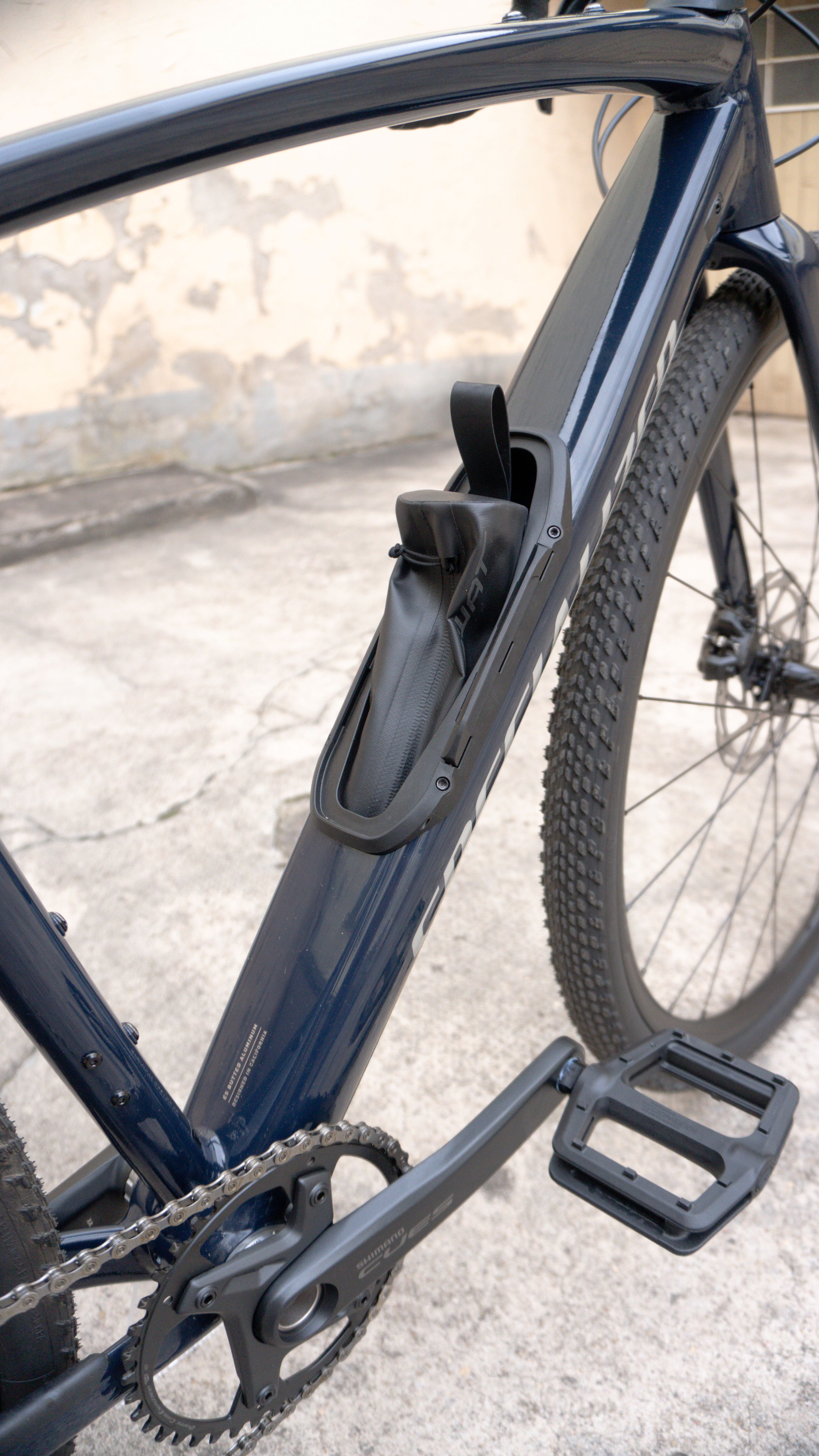 Specialized DIVERGE 4 Sport, Shimano Cues Future Shock - Gloss Dark Navy / Dolomite Metallic