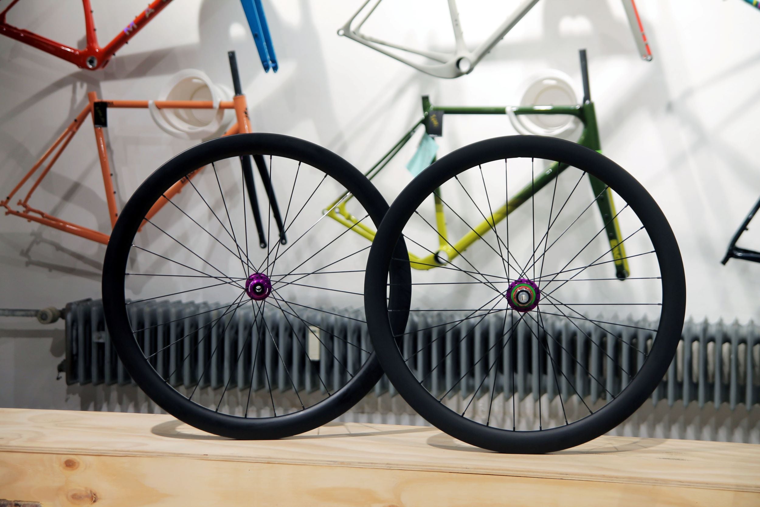 SMParts. Force 45 TLR UD Matt x HOPE RS4 Road 24/24 Loch Laufradsatz, Lila