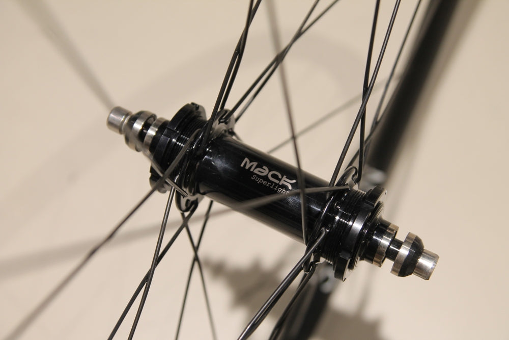 H+Son Archetype x MACK HUBS Low Flange Hinterrad Schwarz 24Loch