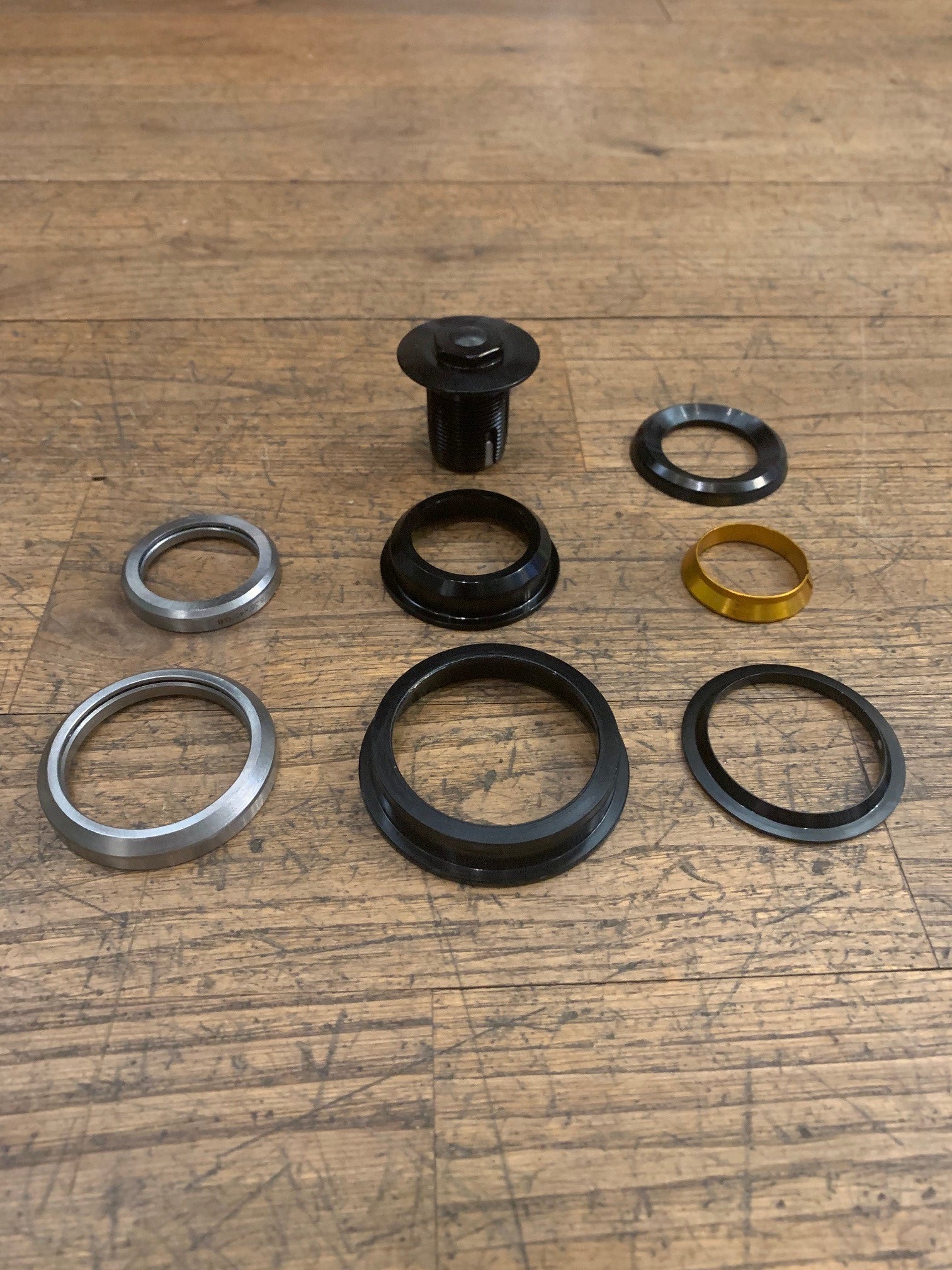 Larry vs. Harry Bullitt Steuersatz tapered 1 1/8" - 1.5"