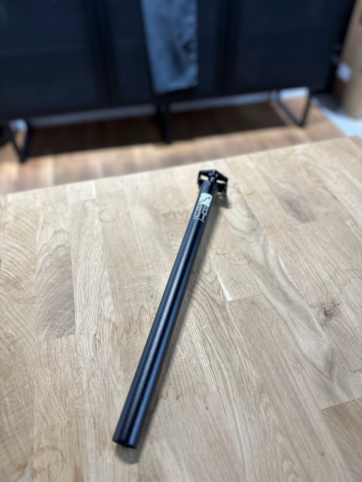 Contec Brut 15mm Offset Sattelstütze 27,2mm - Schwarz