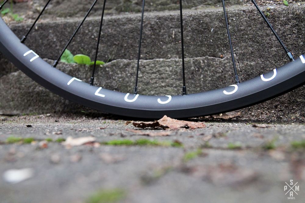 H+Son Archetype x BLB KING HUB Track Laufradsatz Schwarz, 32Loch