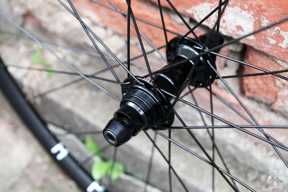 H+Son Archetype x BLB KING HUB Track Laufradsatz Schwarz, 32Loch