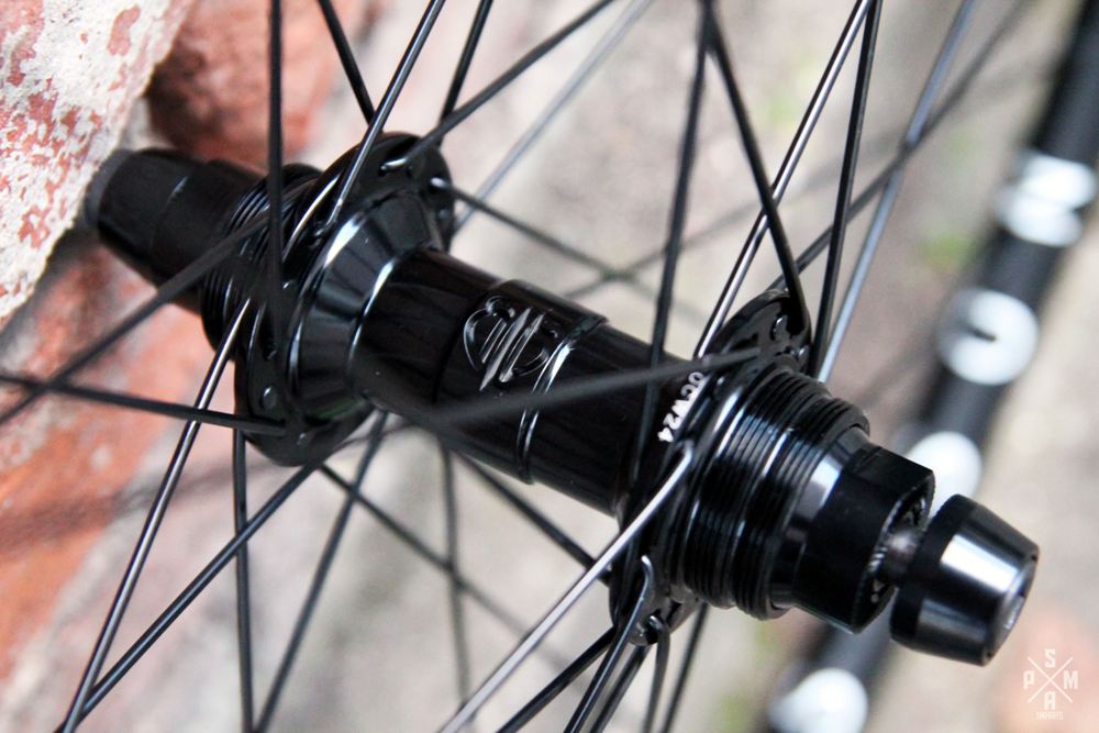 H+Son Archetype x BLB KING HUB Track Laufradsatz Schwarz, 32Loch