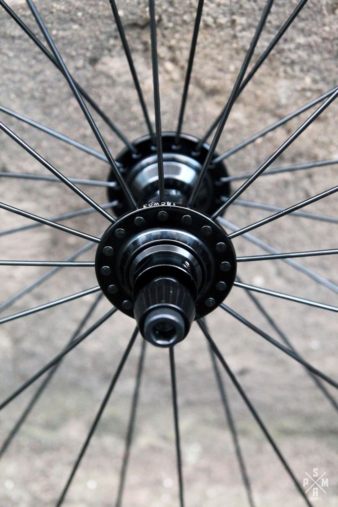 H+Son Archetype x BLB KING HUB Track Laufradsatz Schwarz, 32Loch