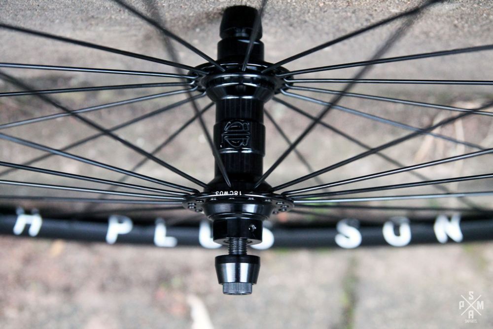 H+Son Archetype x BLB KING HUB Track Laufradsatz Schwarz, 32Loch