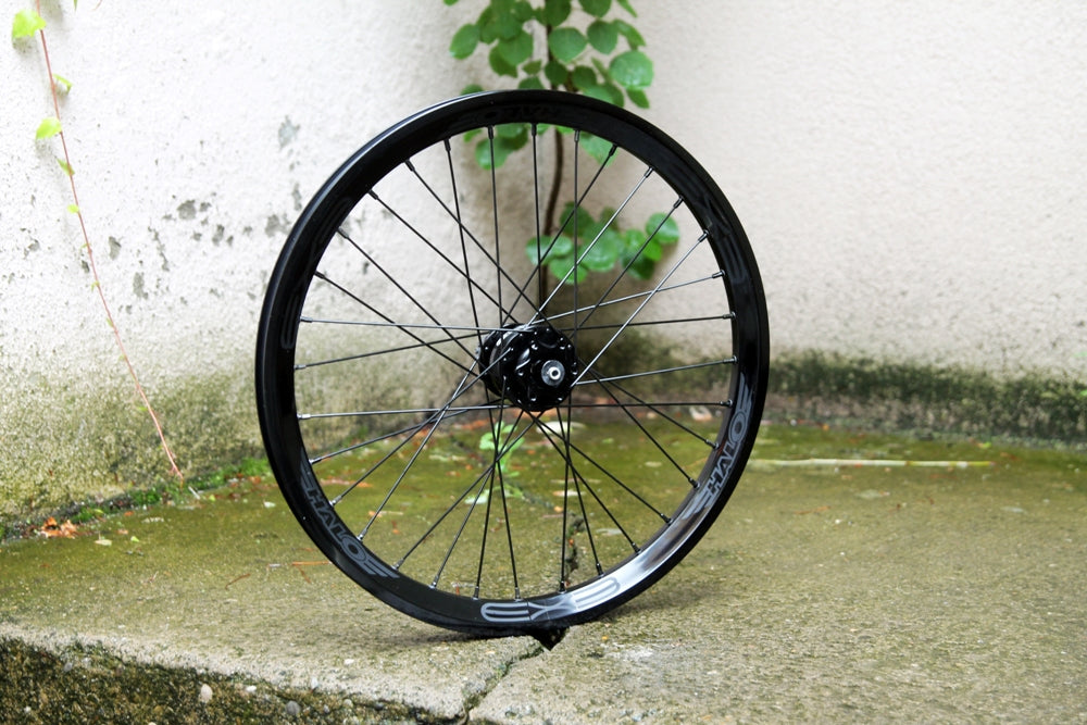 Halo EX-3 20" Vorderrad mit Shutter Precision Nabendynamo SD-8 Disc / Schwarz