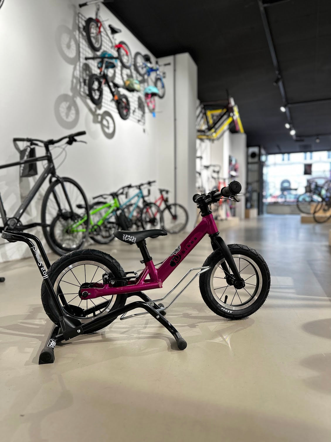 KUbikes 12" Laufrad, Pink-Metallic