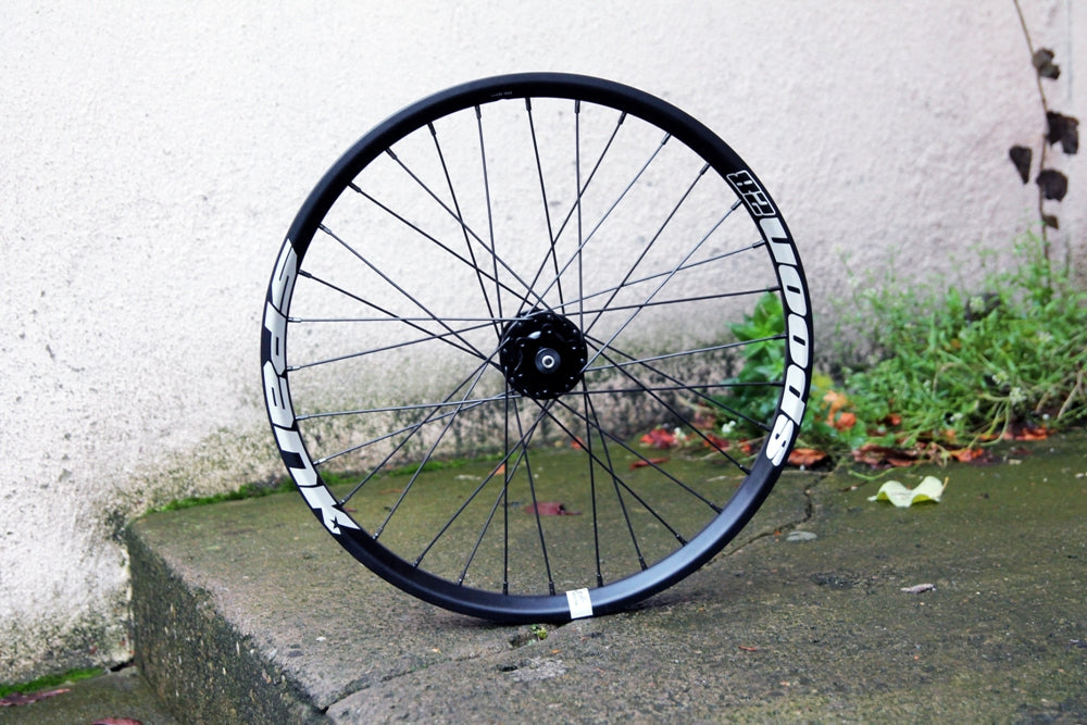 vorderrad fahrrad 28 zoll mit nabendynamo Spank SPOON28 20" Vorderrad mit Shutter Precision Nabendynamo SD-8 Dis