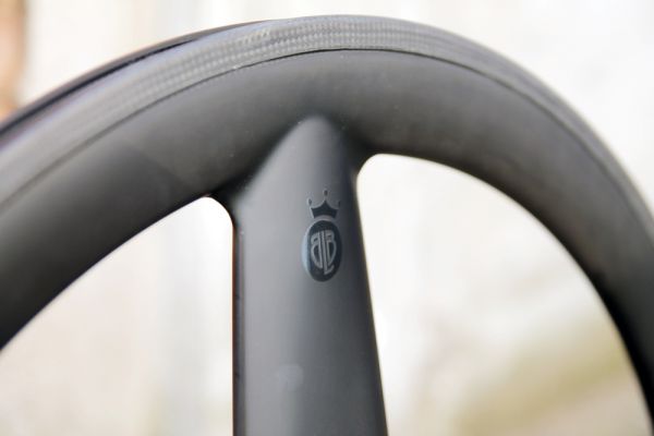 BLB Notorious Z3 Voll-Carbon Tri-Spoke - Vorderrad
