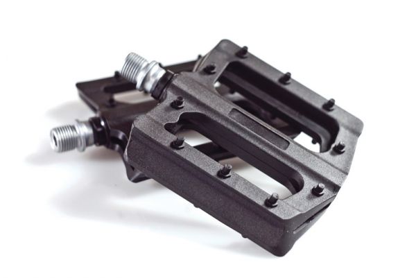 BLB Flatliner Roar Freestyle Pedal 9/16"