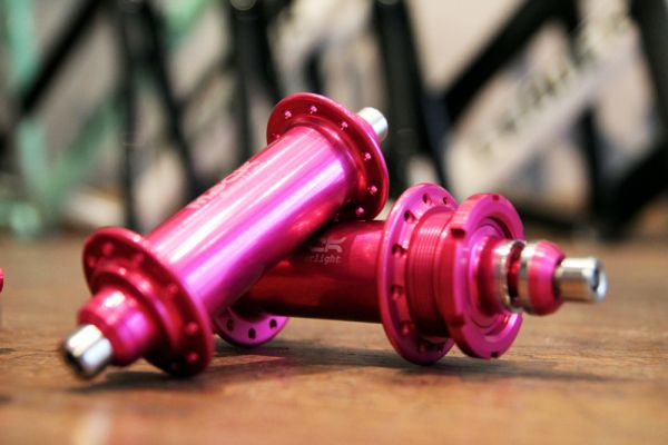 MACK HUBS Superlight Track Naben-Set Low Flange 20/24 Loch Pink - Fixed/Fixed