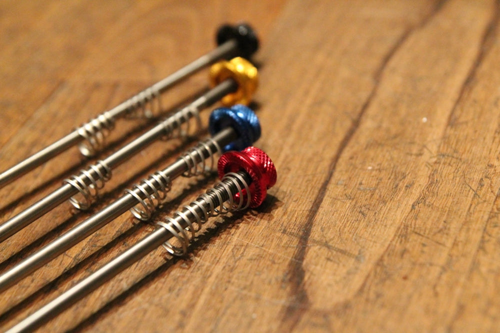 SM-Parts Schnellspanner mit Titanachse und Carbonhebel - Set