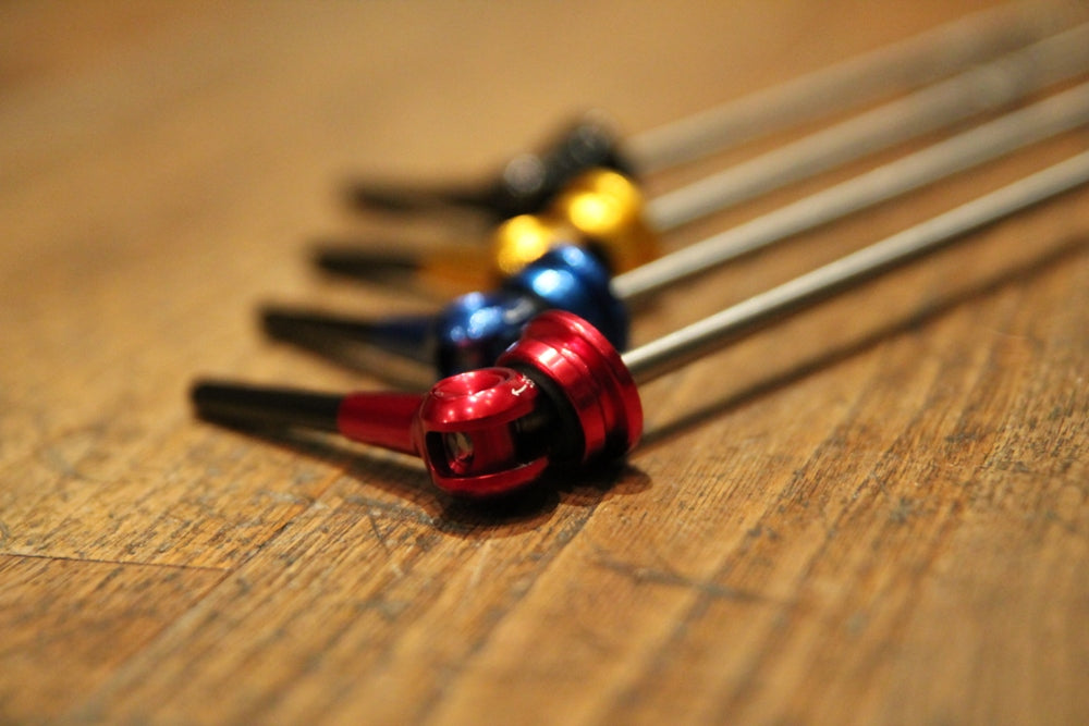 SM-Parts Schnellspanner mit Titanachse und Carbonhebel - Set