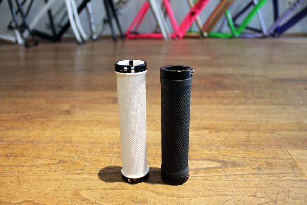 SM-Parts Lock-On Griffe - Schwarz