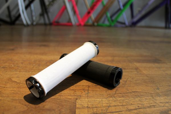 SM-Parts Lock-On Griffe - Schwarz