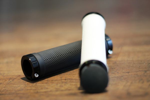 SM-Parts Lock-On Griffe - Schwarz