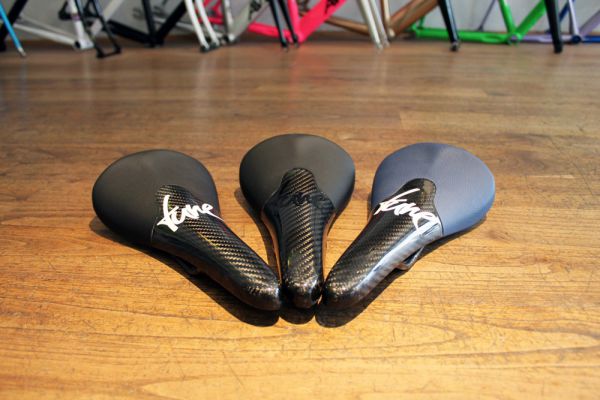 Tune Komm-Vor Vollcarbon Sattel - 95g