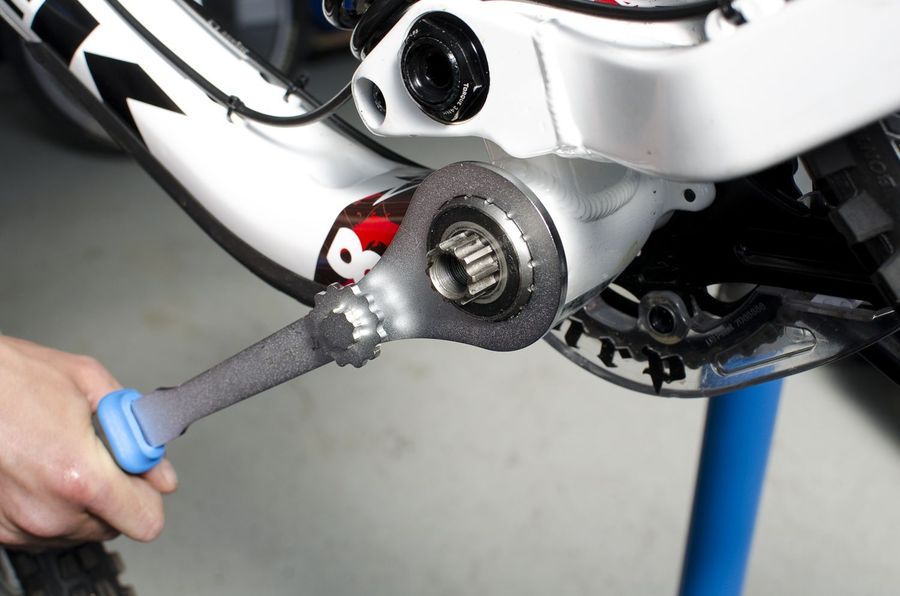 Unior Bike Tools Innenlagerschlüssel mit Kurbelmontageschlüssel - 1609/2BI