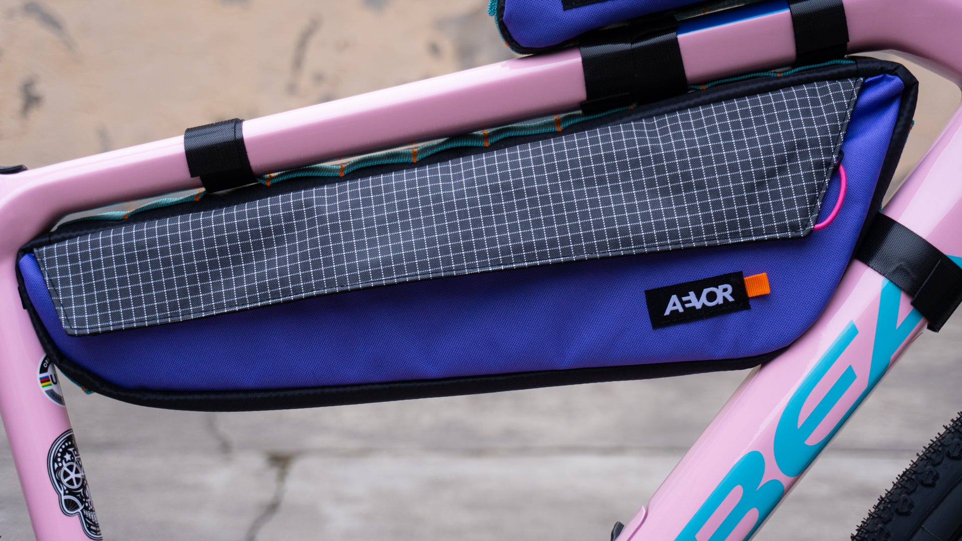 AEVOR UBG Frame Pack Medium 90s - Purple