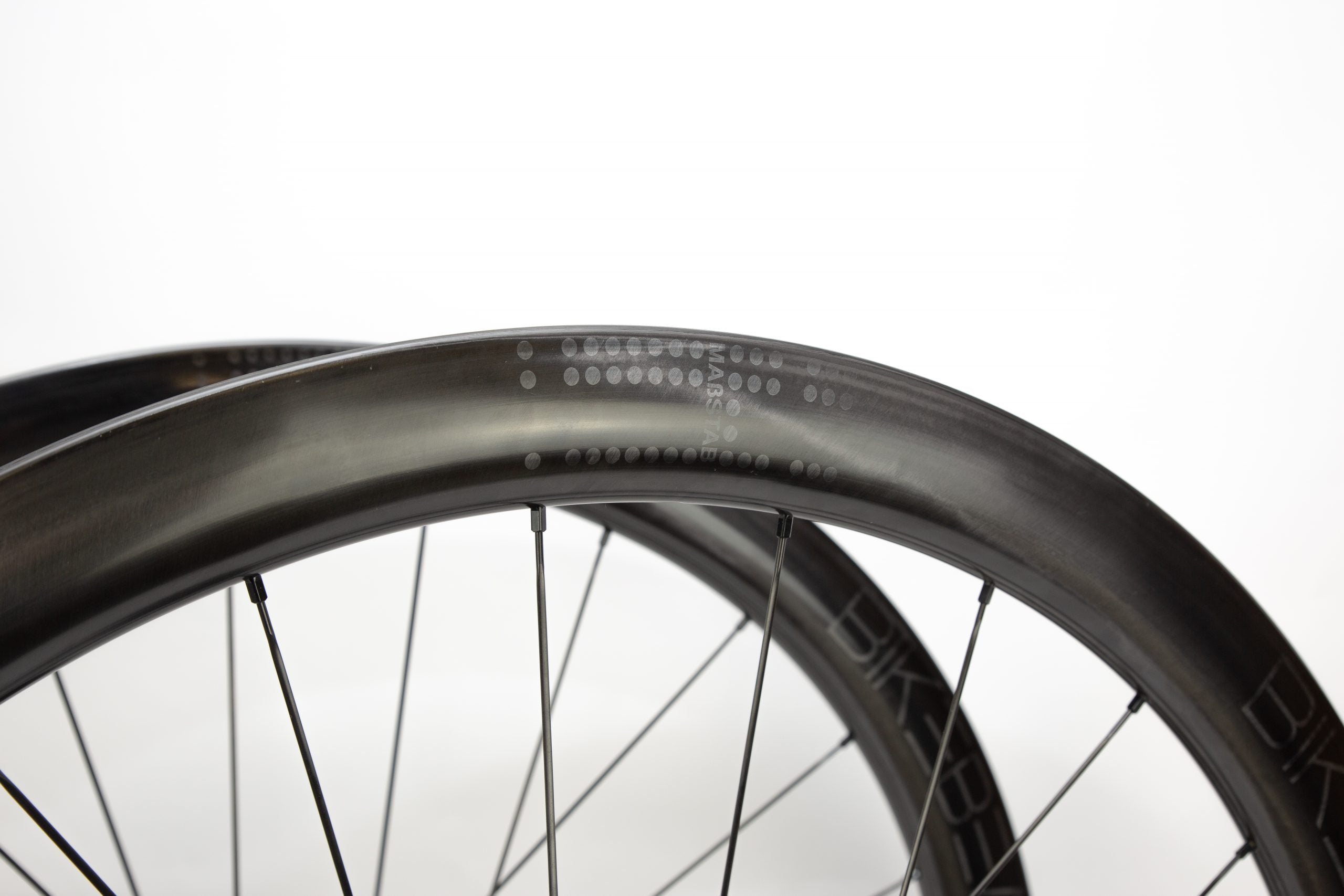 BIKEBEAT Maßstab EVO 45mm Carbon Laufrad-Satz