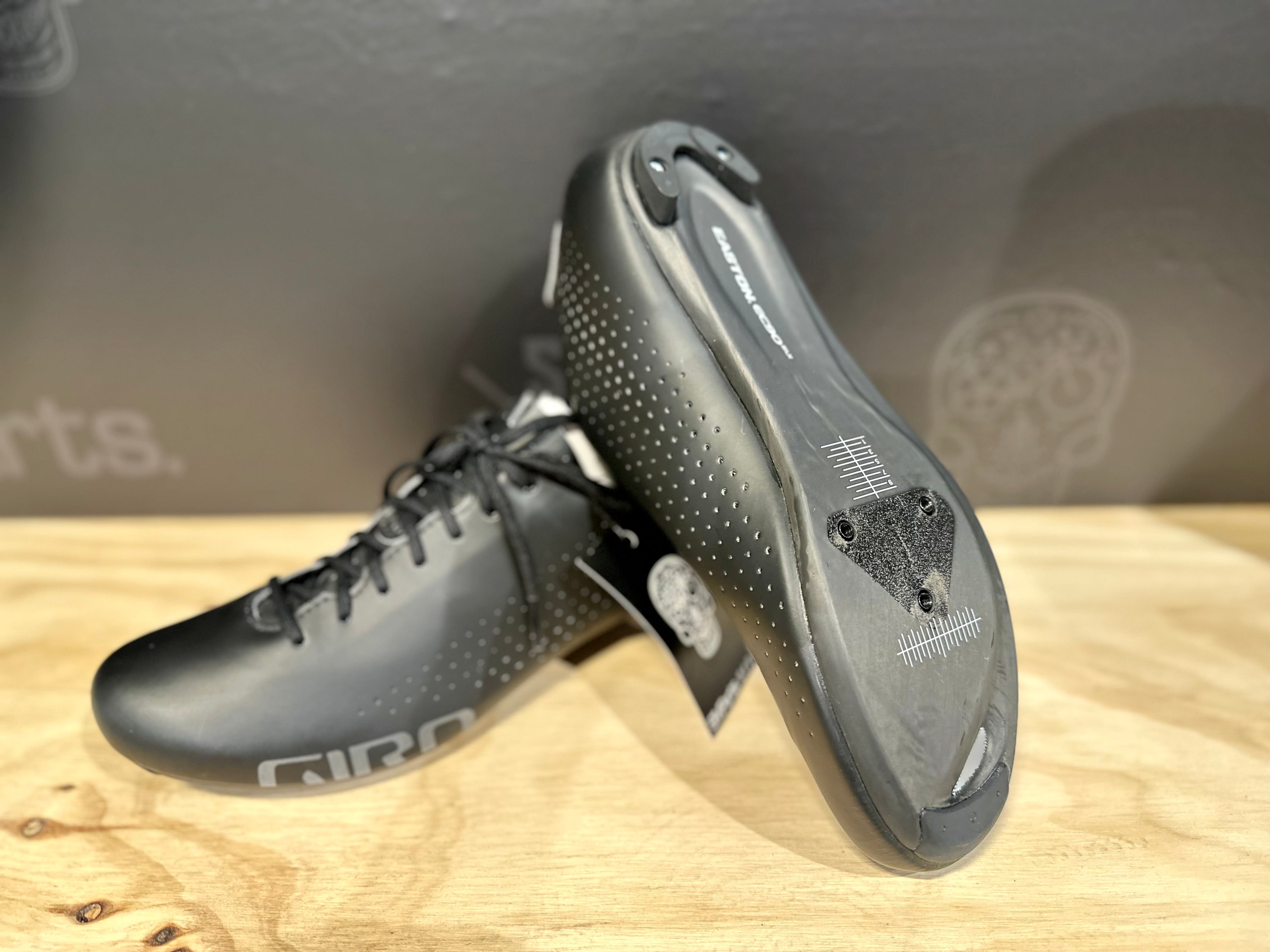 GIRO Empire Gr.44 - Black/Black