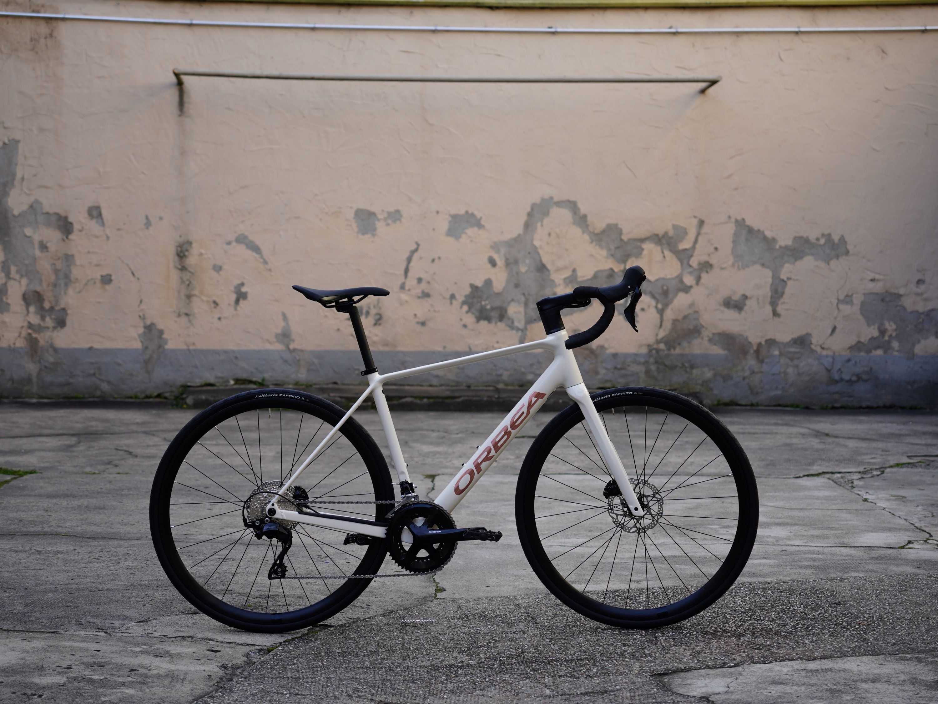 Orbea AVANT H30 (2025), 2x12, Ivory White / Titan Bronze