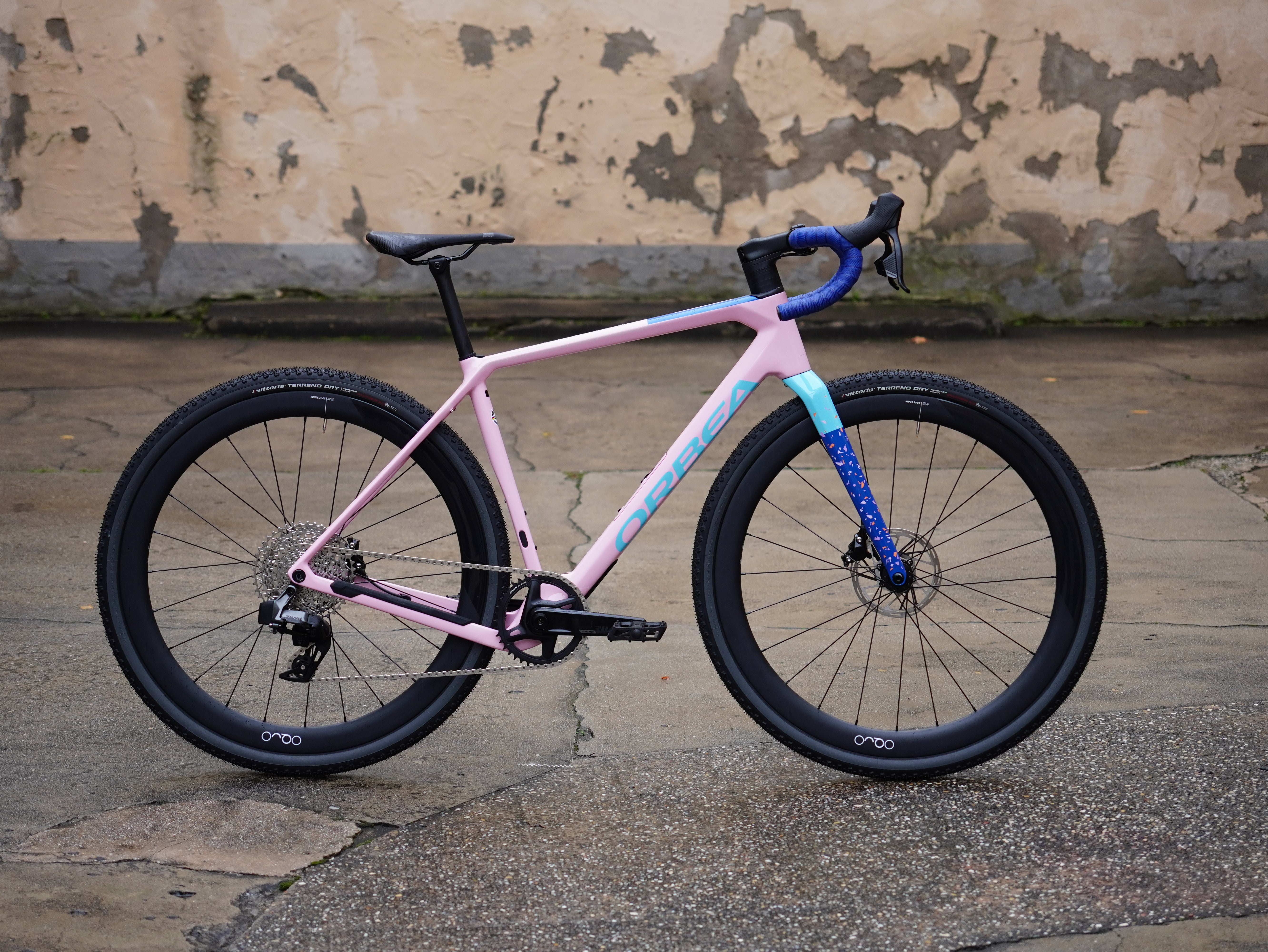 Orbea TERRA M31eTEAM 1x Carbon, MyO Pink/Blue/White - Medium