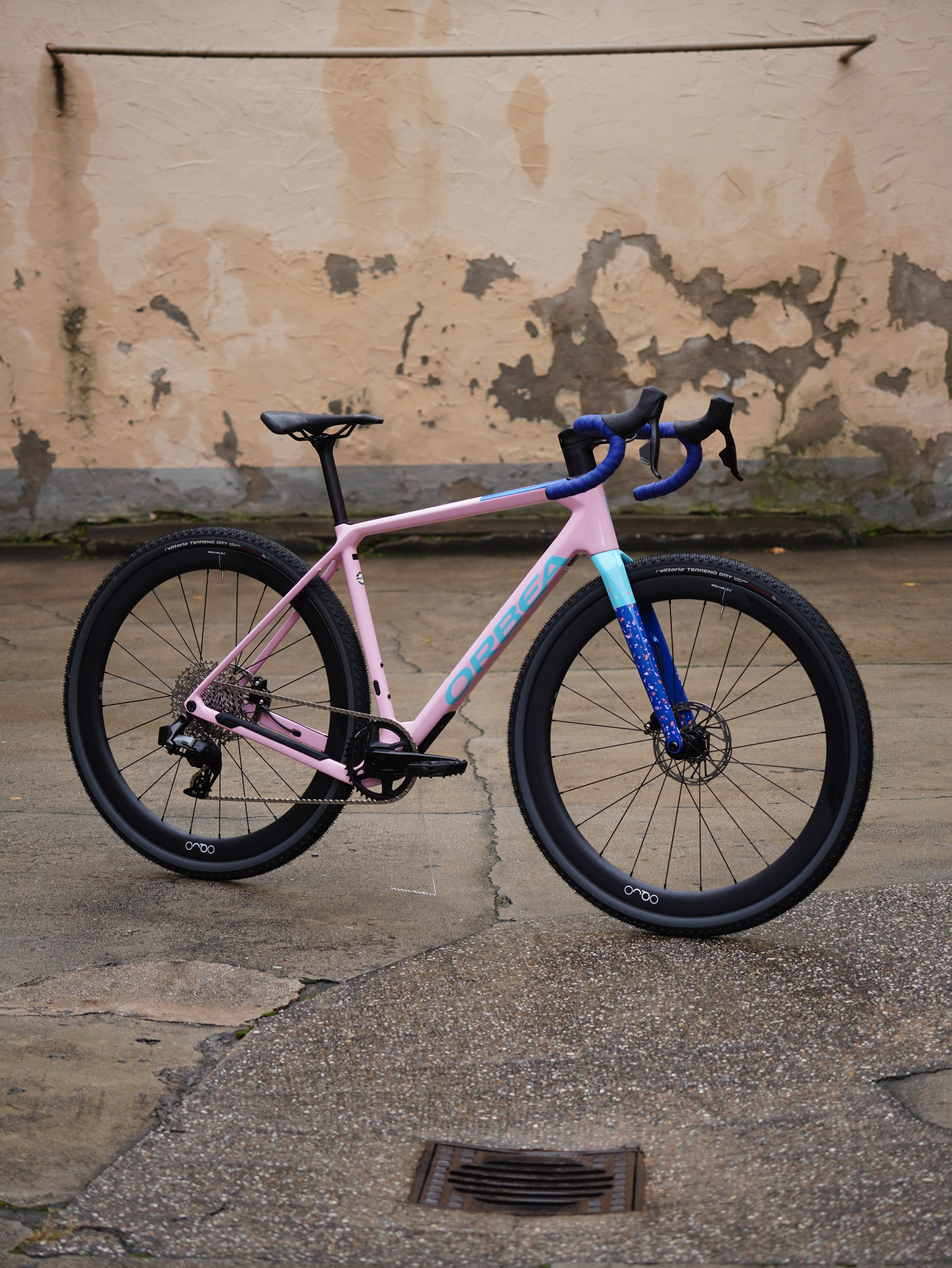 Orbea TERRA M31eTEAM 1x Carbon, MyO Pink/Blue/White - Medium