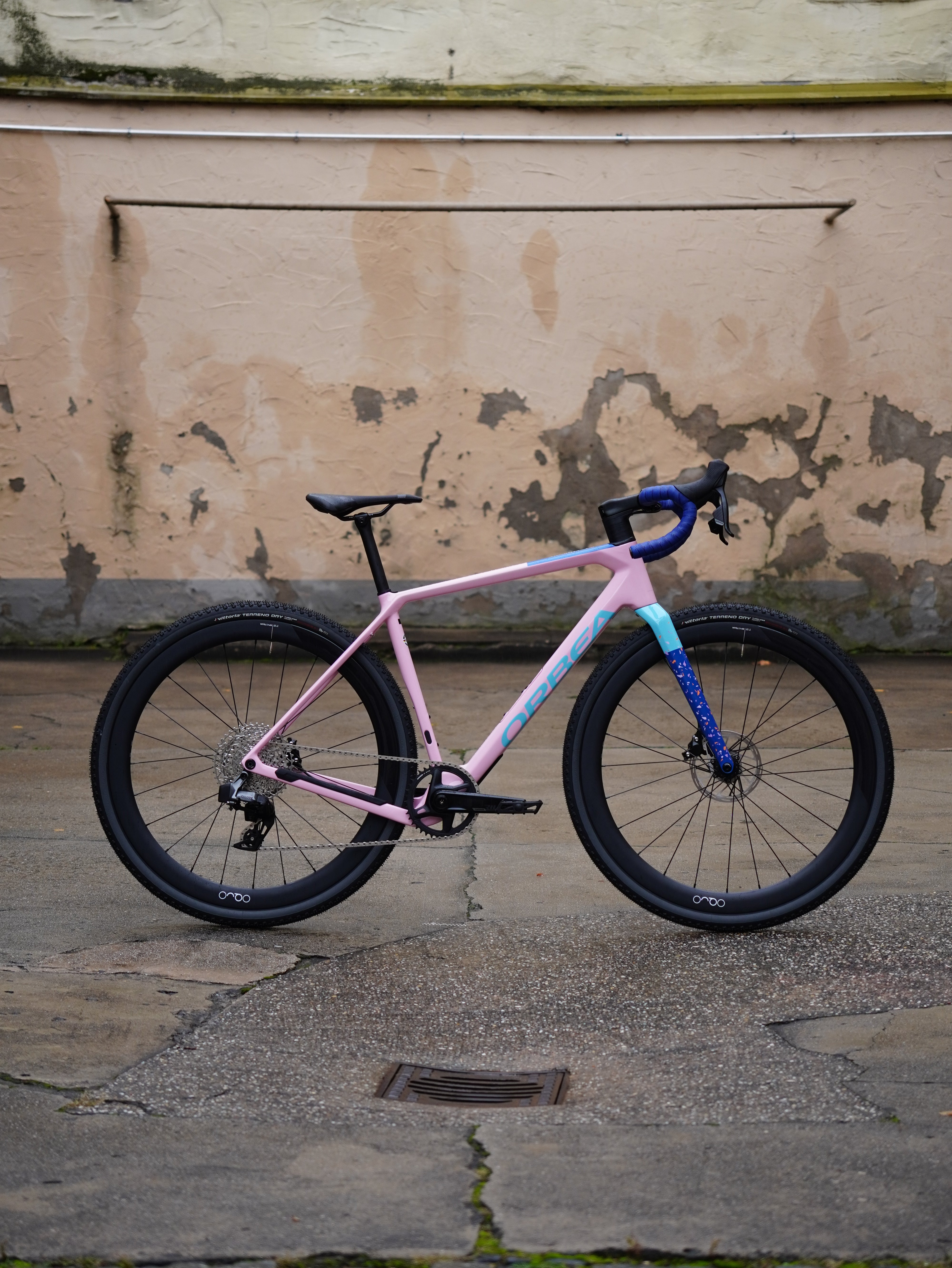 Orbea TERRA M31eTEAM 1x Carbon, MyO Pink/Blue/White - Medium